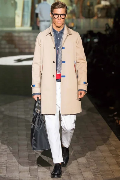 Look 9
